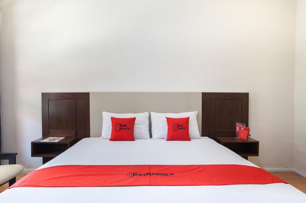 Reddoorz Plus Near Mall Roxy Banyuwangi Banyuwangi  Luaran gambar