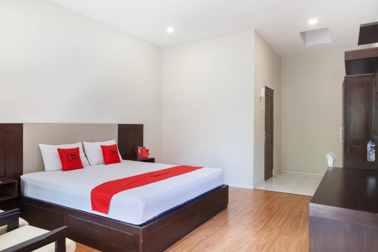 Reddoorz Plus Near Mall Roxy Banyuwangi Banyuwangi  Luaran gambar