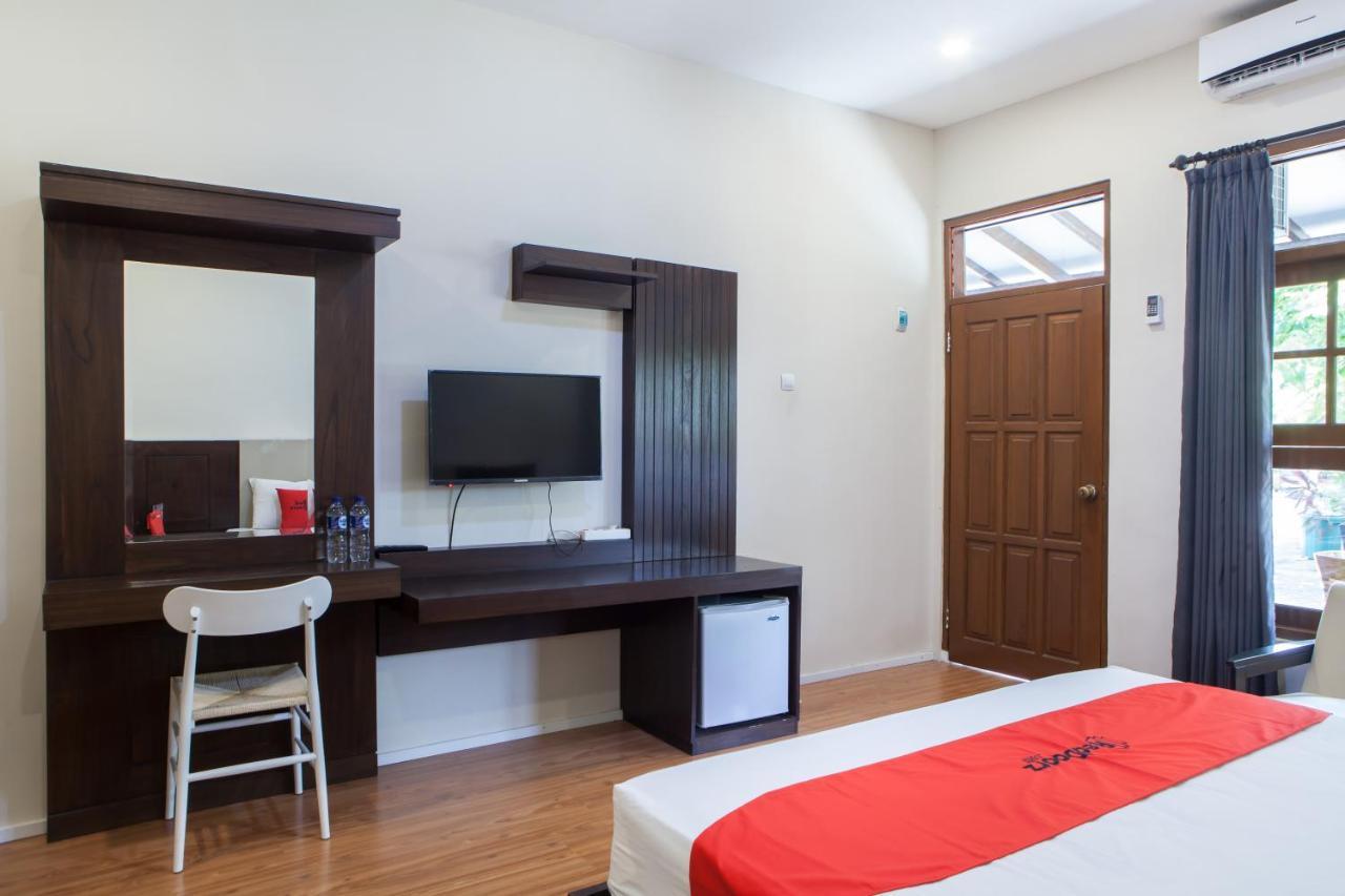 Reddoorz Plus Near Mall Roxy Banyuwangi Banyuwangi  Luaran gambar