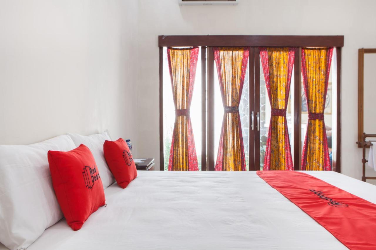 Reddoorz Plus Near Mall Roxy Banyuwangi Banyuwangi  Luaran gambar