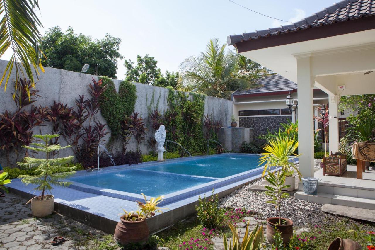 Reddoorz Plus Near Mall Roxy Banyuwangi Banyuwangi  Luaran gambar